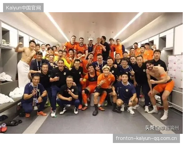 老将续约与青训崛起并重，阵容更新加速引领足球新时代